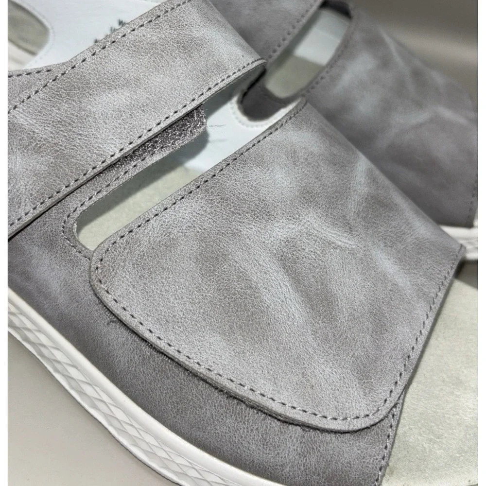 Propet Travelactiv Scottsdale Sandal‎ Women's 11 Wide Grey Hook Loop Adjustable